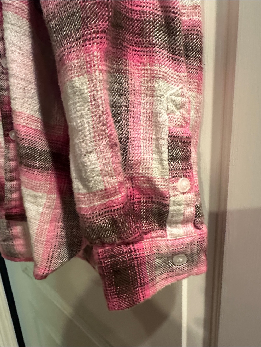 American Eagle Outfitters Pink and White Plaid Button-Down Hoodie Shirt - Picture 5 of 6